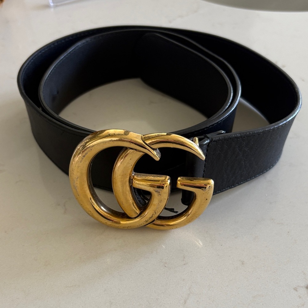 Black Gucci authentic Leather Belt with Gold Double G Buckle